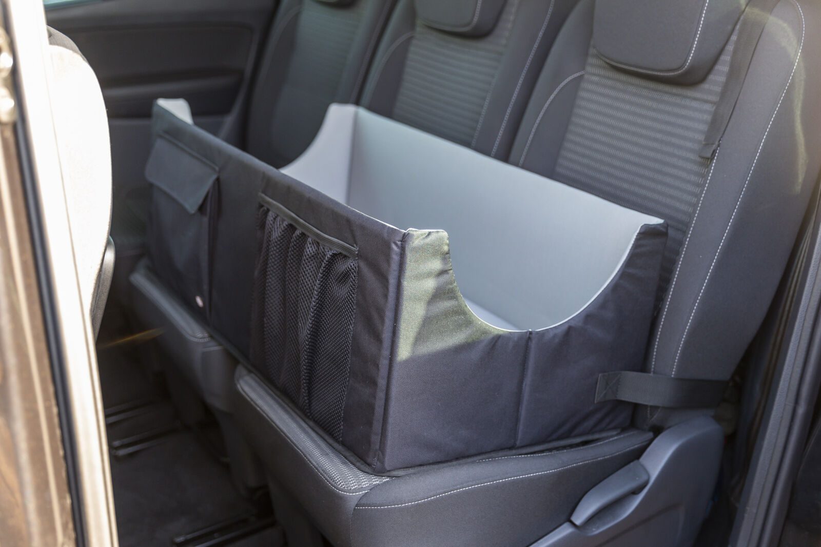 Siège de voiture, double, 80×28×39cm, noir/gris Siège de voiture, double, 80×28×39cm, noir/gris