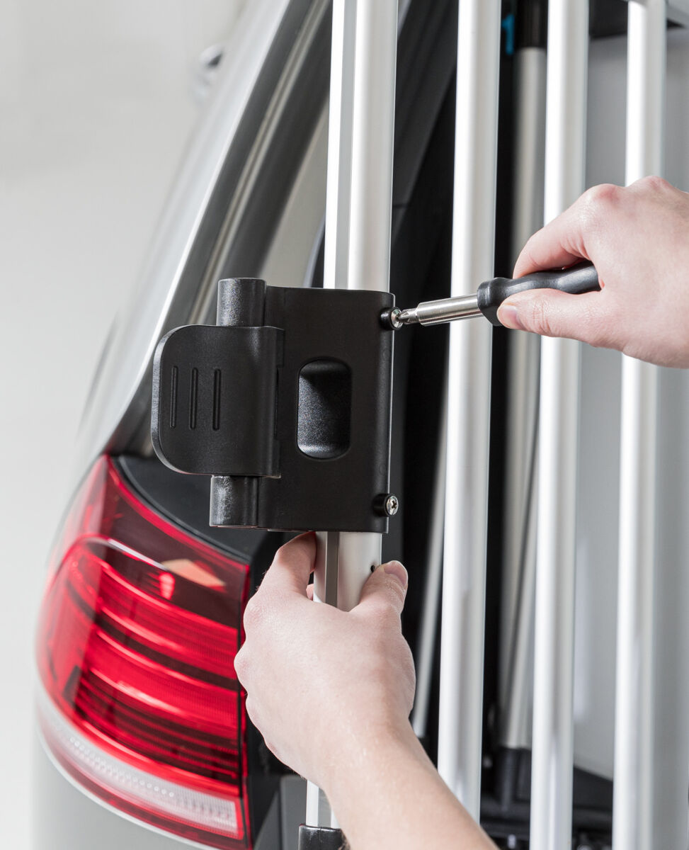 Grille arrière universelle pour voiture, 94-114×69cm, argent Grille arrière universelle pour voiture, 94-114×69cm, argent