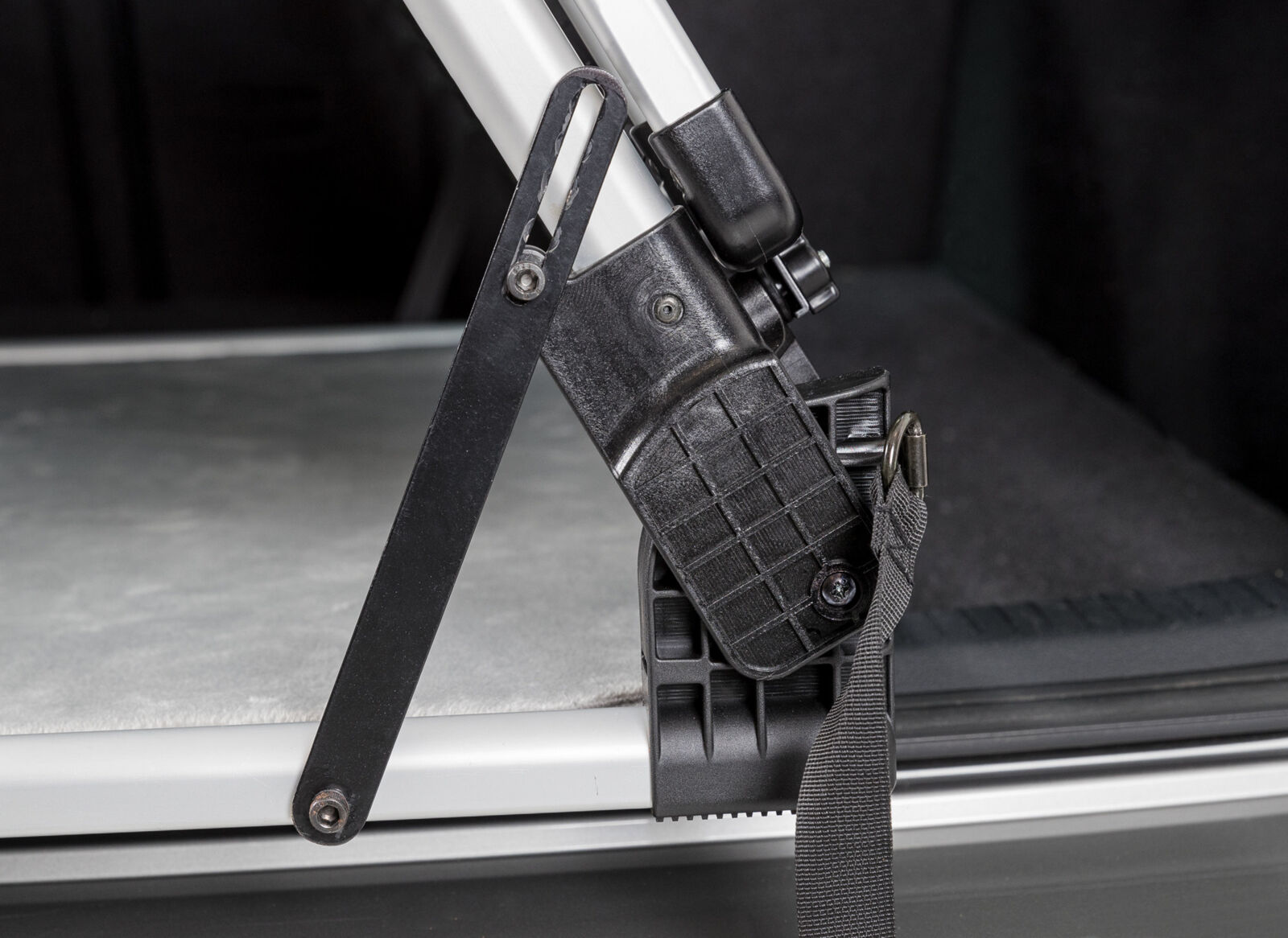 Grille arrière universelle pour voiture, 94-114×69cm, argent Grille arrière universelle pour voiture, 94-114×69cm, argent