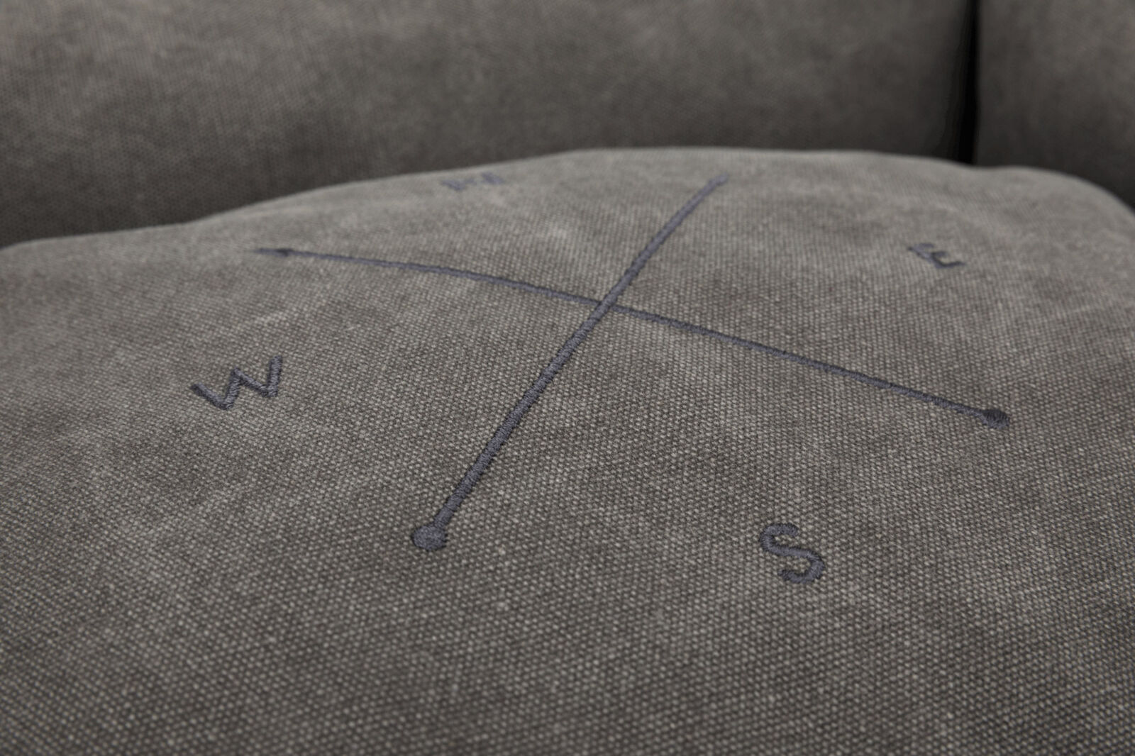 BE NORDIC Lit Föhr, gris foncé 60×50cm BE NORDIC Lit Föhr, gris foncé 60×50cm