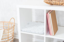 Alternative view of Abri Harvey pour étagères, 33×38cm, blanc-noir