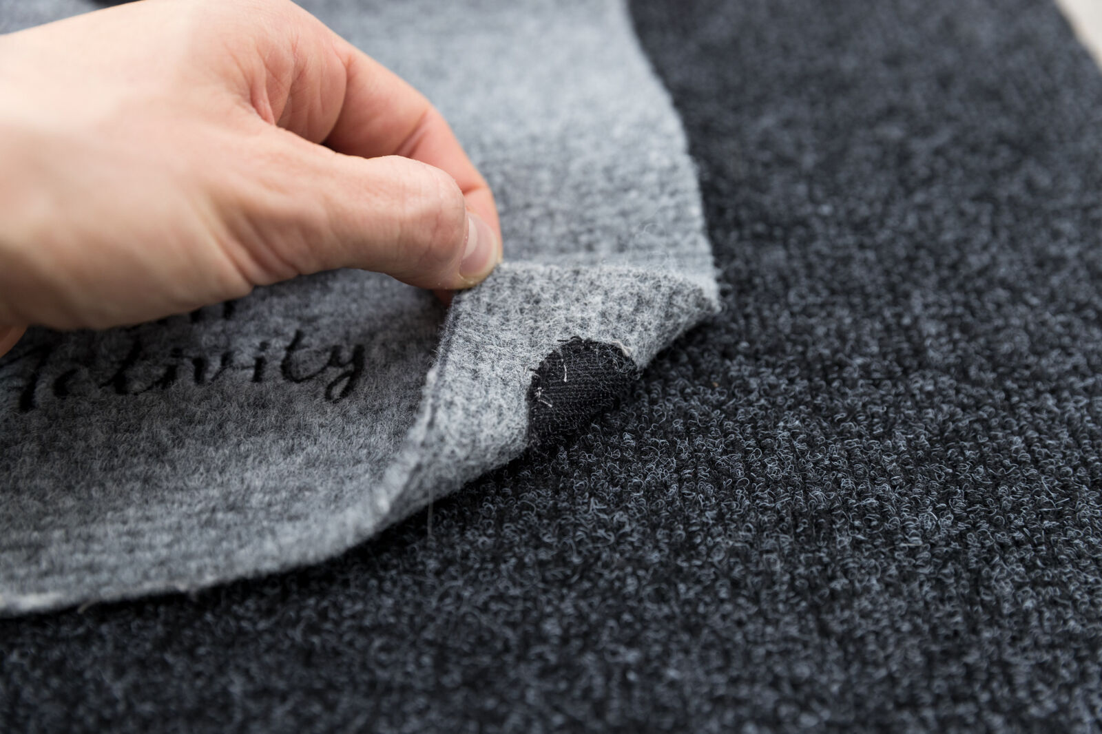 Cat Activity Adventure Carpet, en polyester/TPR, 99×99cm Cat Activity Adventure Carpet, en polyester/TPR, 99×99cm