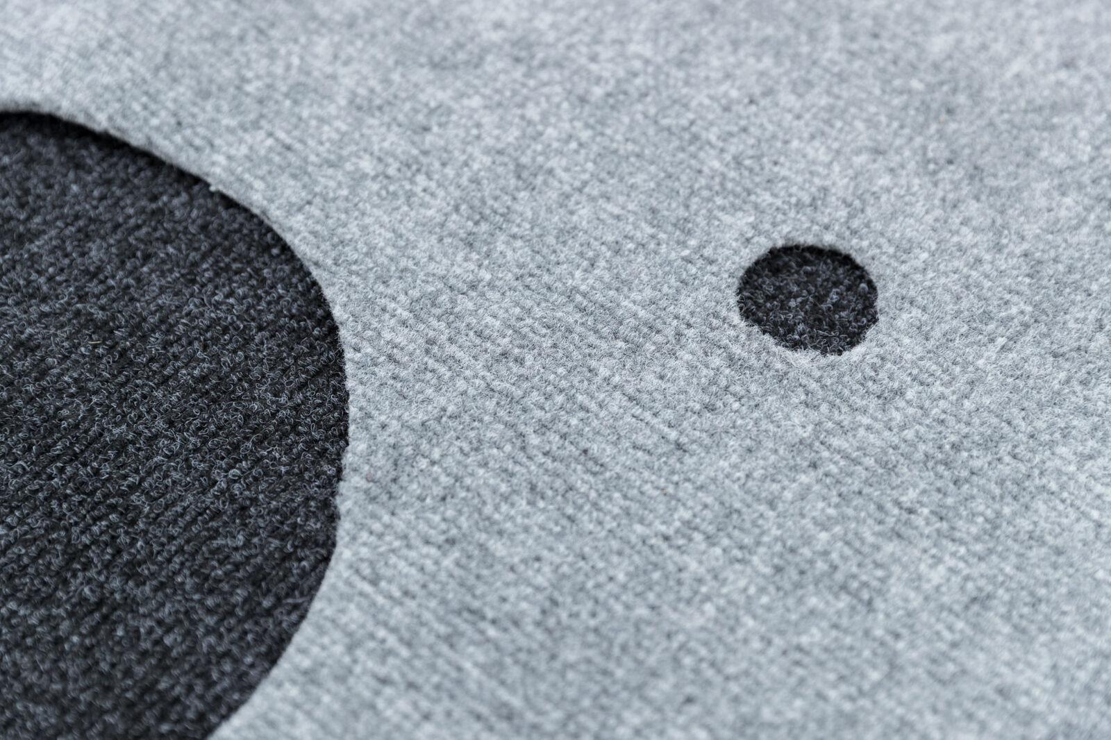 Cat Activity Adventure Carpet, en polyester/TPR, 99×99cm Cat Activity Adventure Carpet, en polyester/TPR, 99×99cm