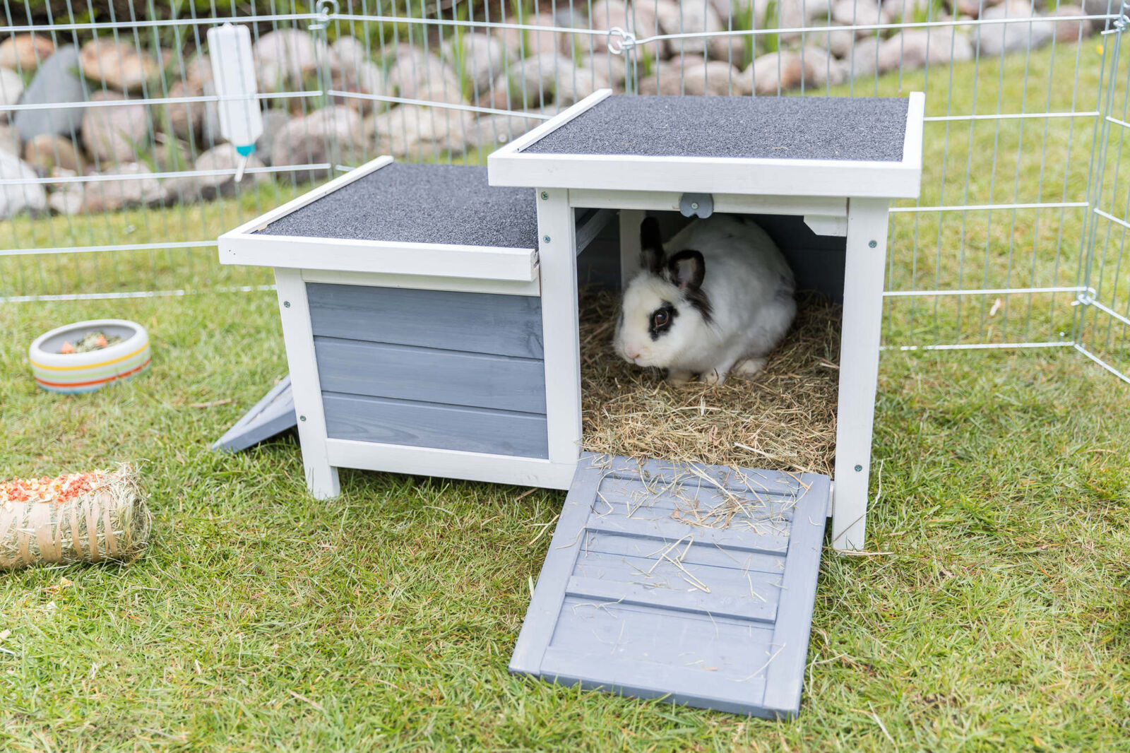natura habitat petits animaux avec deux entrées, blanc/gris 70×43×45cm natura habitat petits animaux avec deux entrées, blanc/gris 70×43×45cm