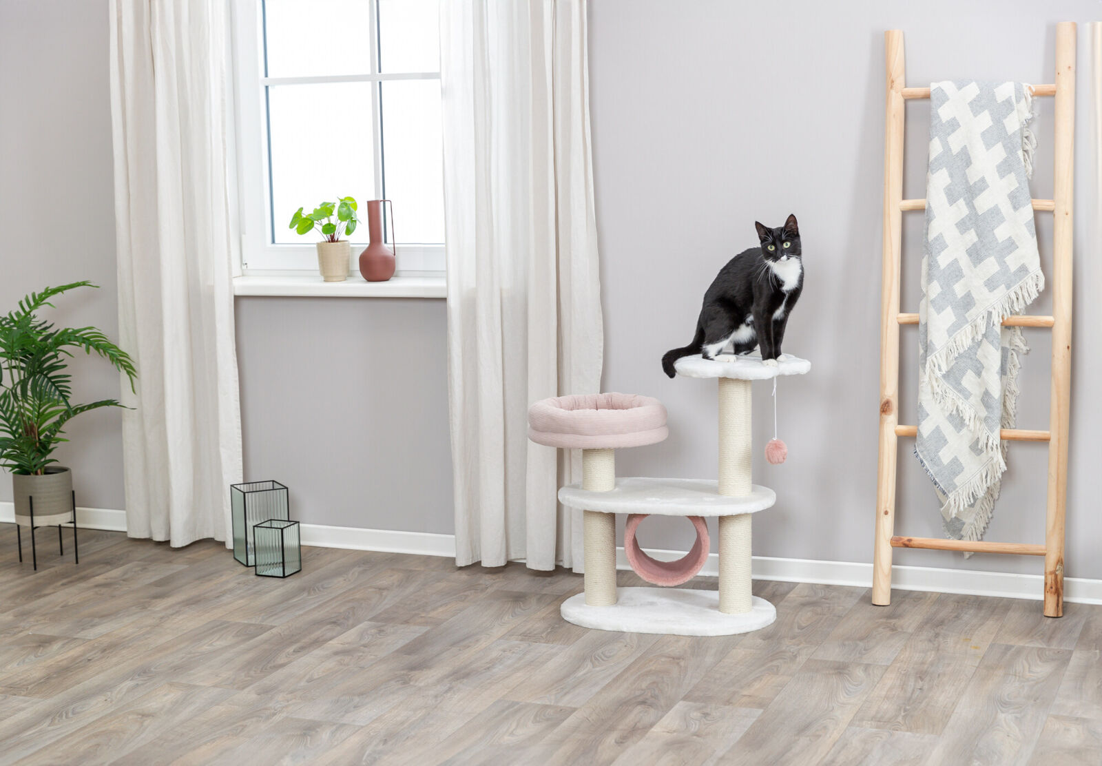 Arbre à chat Isabella, 70cm, blanc/vieux rose Arbre à chat Isabella, 70cm, blanc/vieux rose