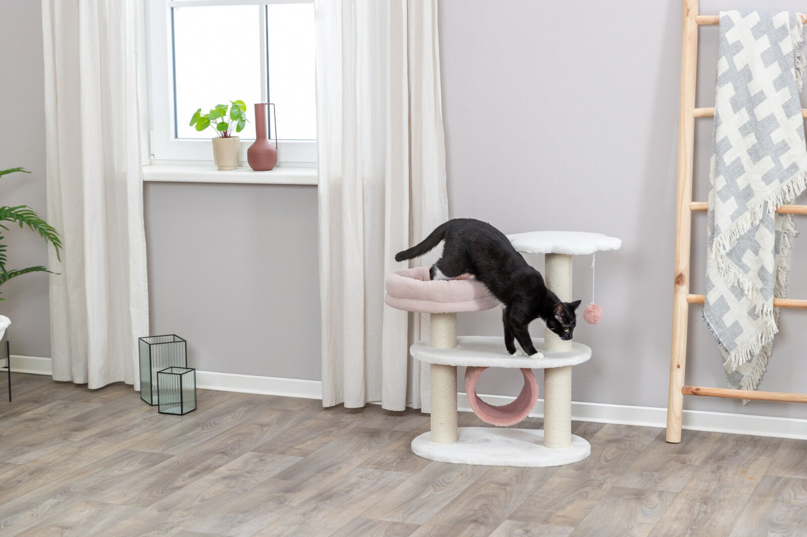 Arbre à chat Isabella, 70cm, blanc/vieux rose Arbre à chat Isabella, 70cm, blanc/vieux rose