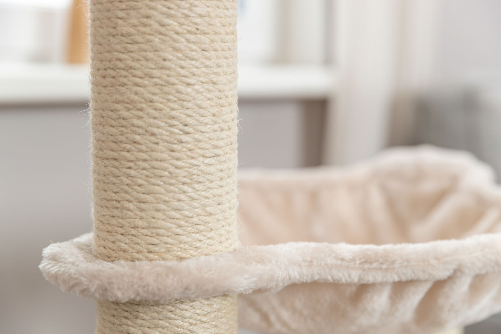 Arbre à chat Livia, 114 cm, gris clair/sable Arbre à chat Livia, 114 cm, gris clair/sable