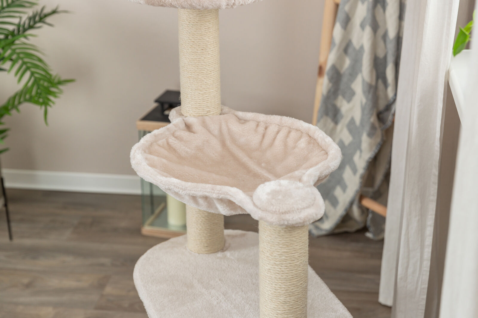 Arbre à chat Livia, 114 cm, gris clair/sable Arbre à chat Livia, 114 cm, gris clair/sable